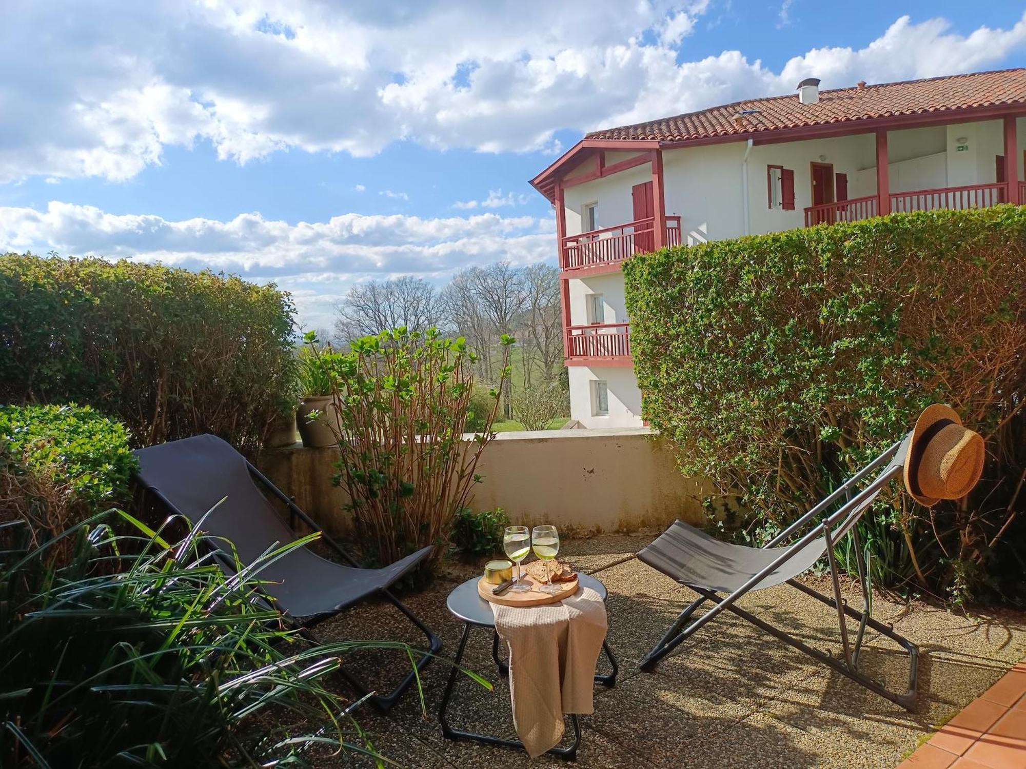 T1 Bis Avec Piscine Vue Golf Et Montagnes Apartment Arcangues Luaran gambar